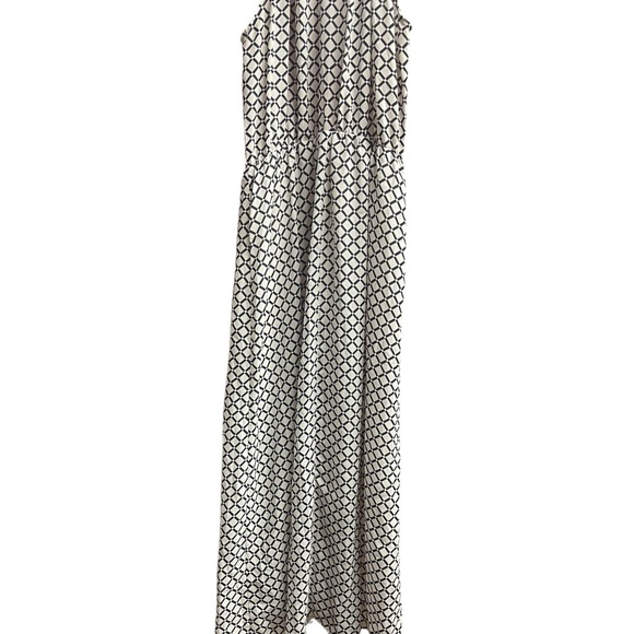 Navy and White classy dress it’s a small I didn’t loose enough weight to fit - Picture 4 of 9